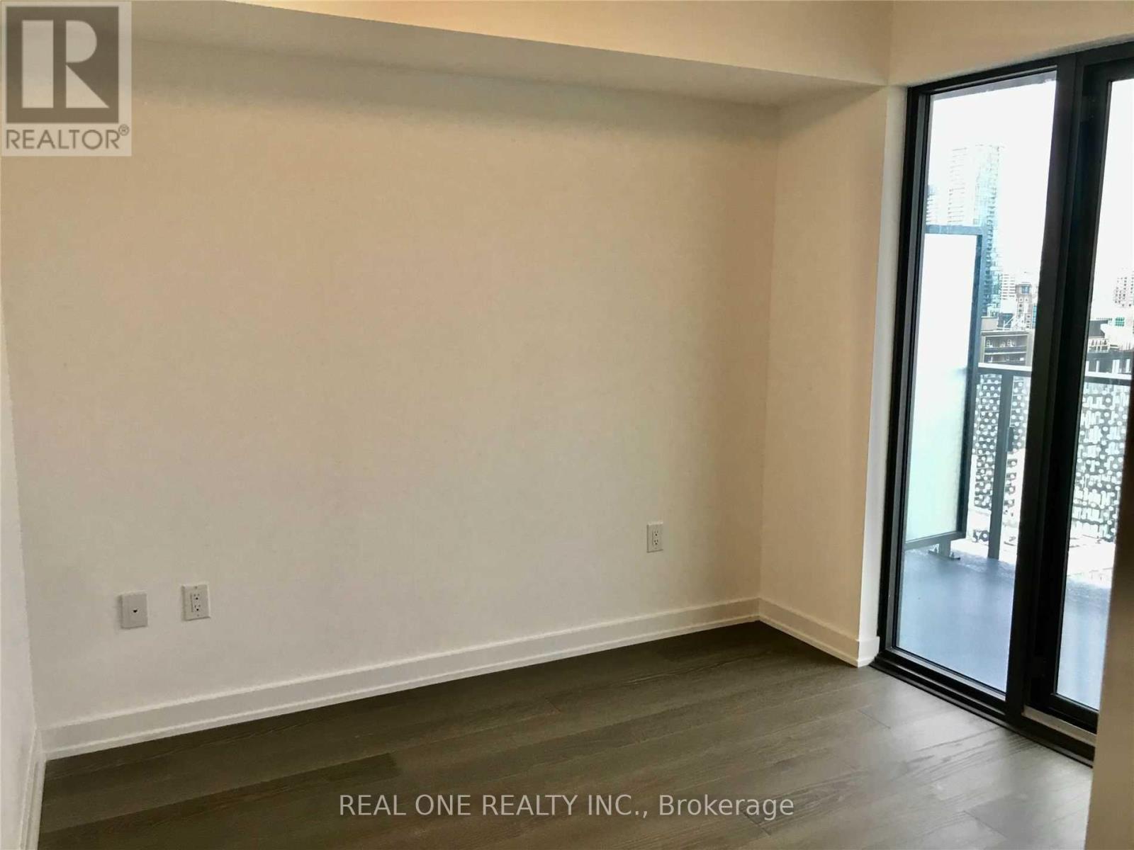 2302 - 11 Wellesley Street W, Toronto, Ontario  M4Y 1E8 - Photo 9 - C12948856