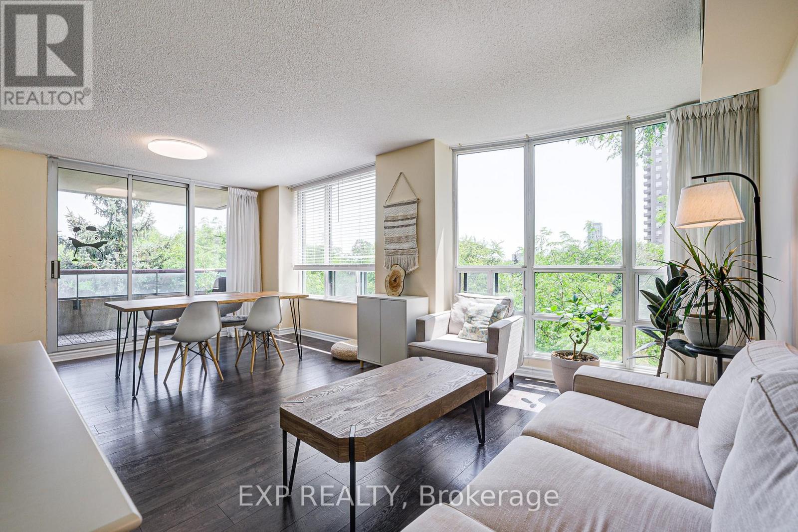 605 - 238 DORIS AVENUE, Toronto, Ontario