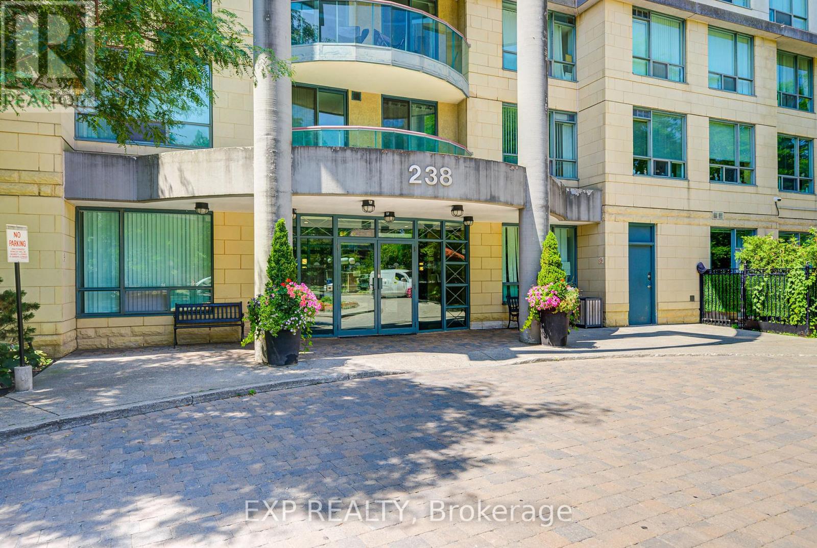 605 - 238 Doris Avenue, Toronto, Ontario  M2N 6W1 - Photo 3 - C12948874