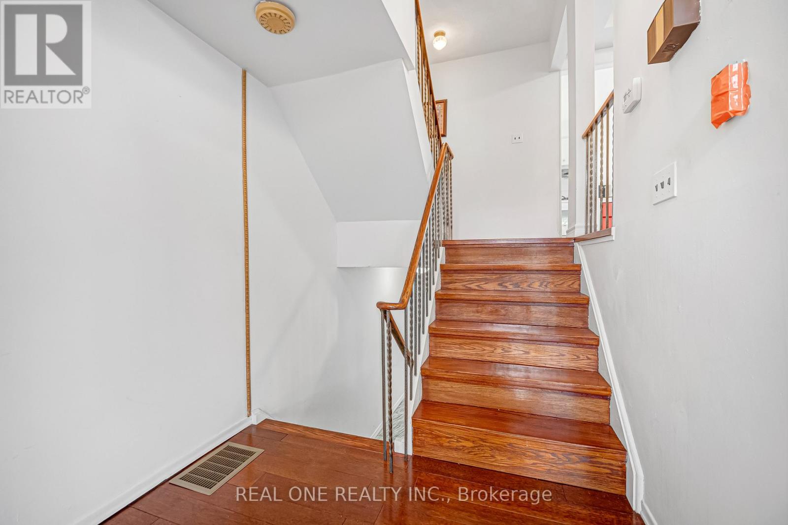 133 Jenny Wren Way, Toronto, Ontario  M2H 2Y8 - Photo 10 - C12948880