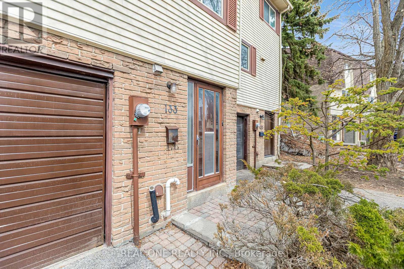 133 Jenny Wren Way, Toronto, Ontario  M2H 2Y8 - Photo 2 - C12948880