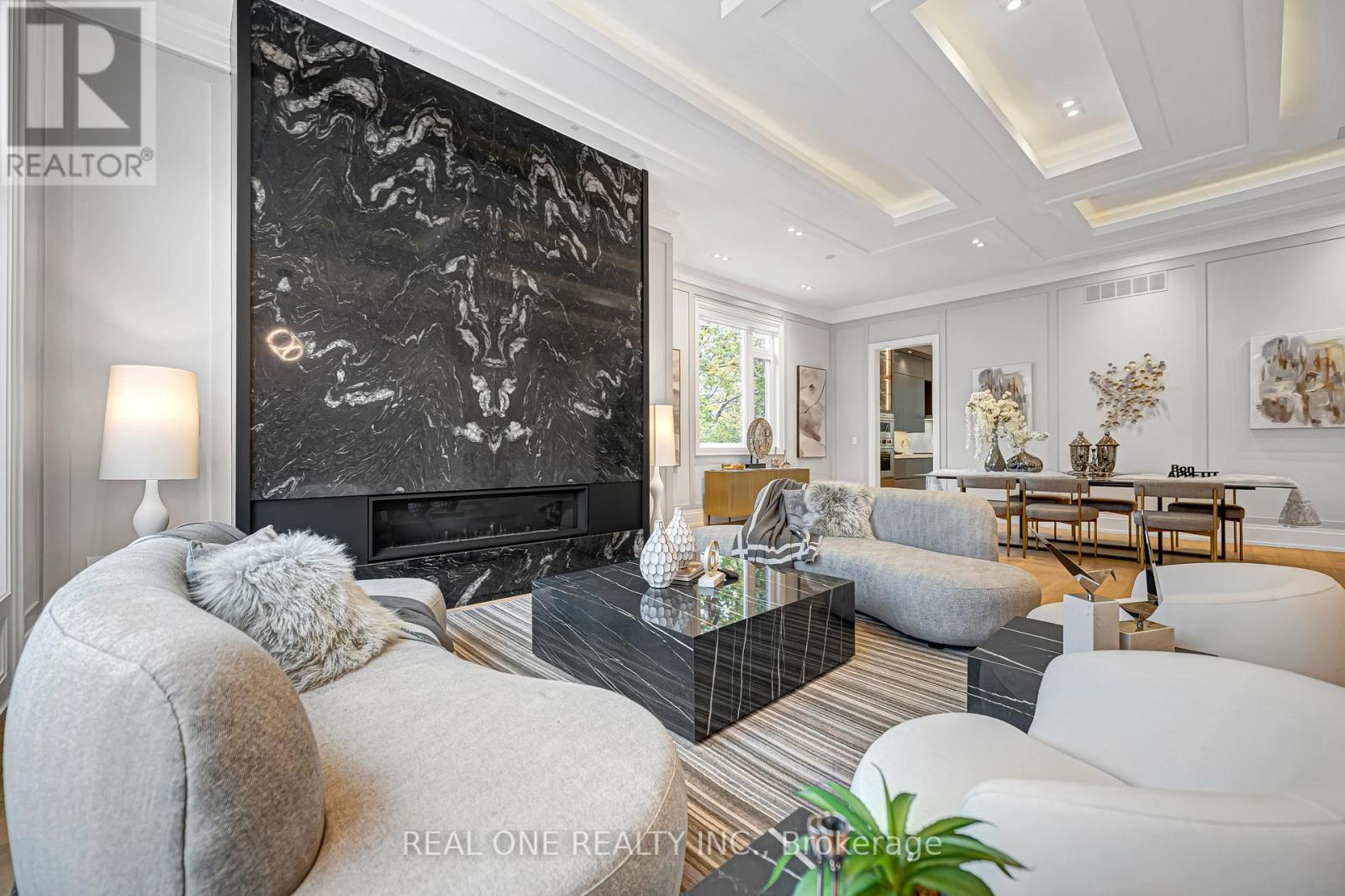 18 Aneta Circle, Toronto, Ontario  M2M 3J2 - Photo 3 - C12948906