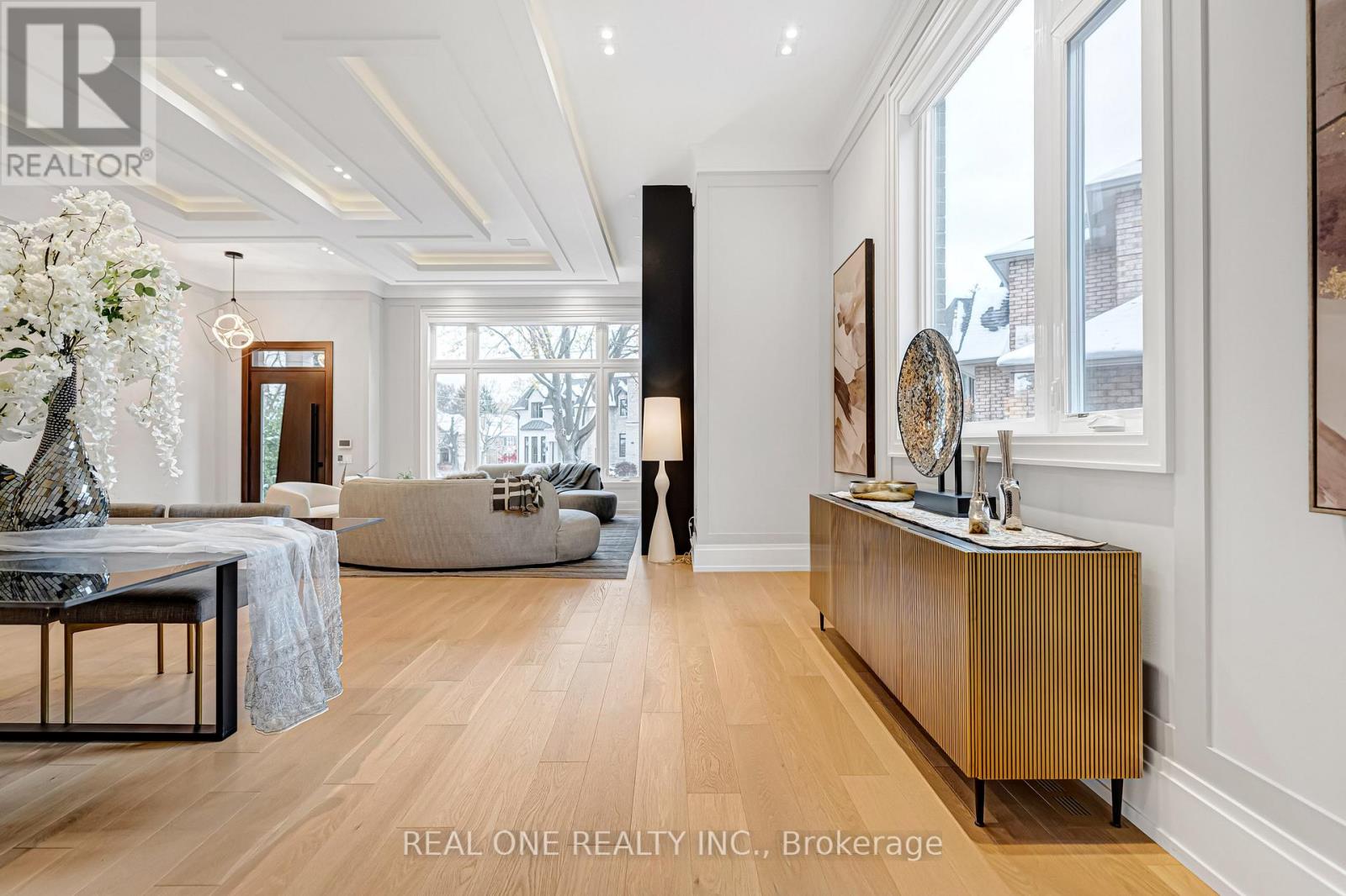 18 Aneta Circle, Toronto, Ontario  M2M 3J2 - Photo 4 - C12948906