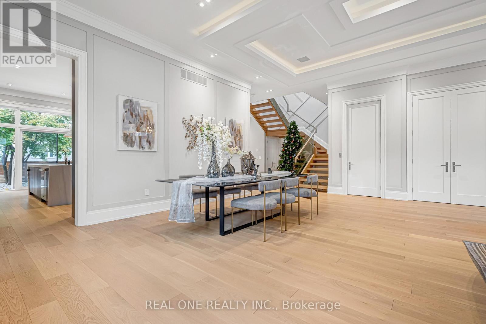 18 Aneta Circle, Toronto, Ontario  M2M 3J2 - Photo 9 - C12948906