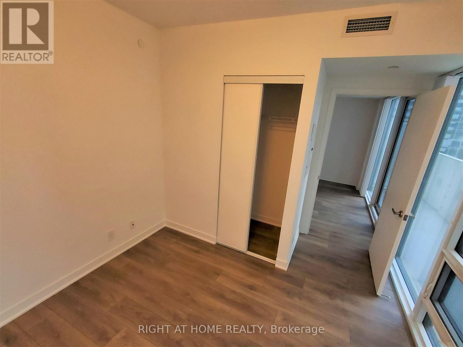 1401 - 88 Harbour Street, Toronto, Ontario  M5J 0C3 - Photo 5 - C12948908