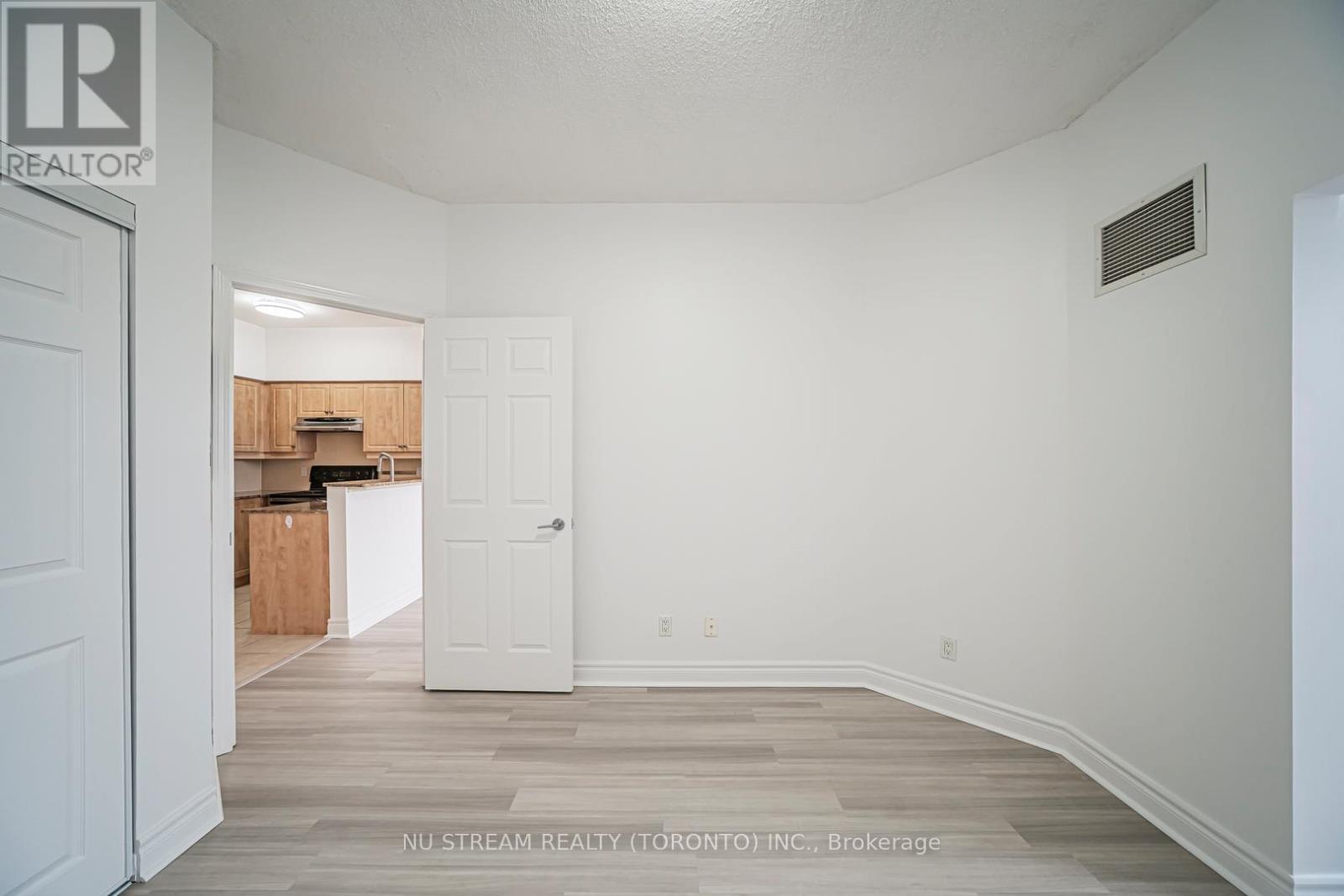 408 - 481 Rosewell Avenue, Toronto, Ontario  M4R 2J1 - Photo 19 - C12948918