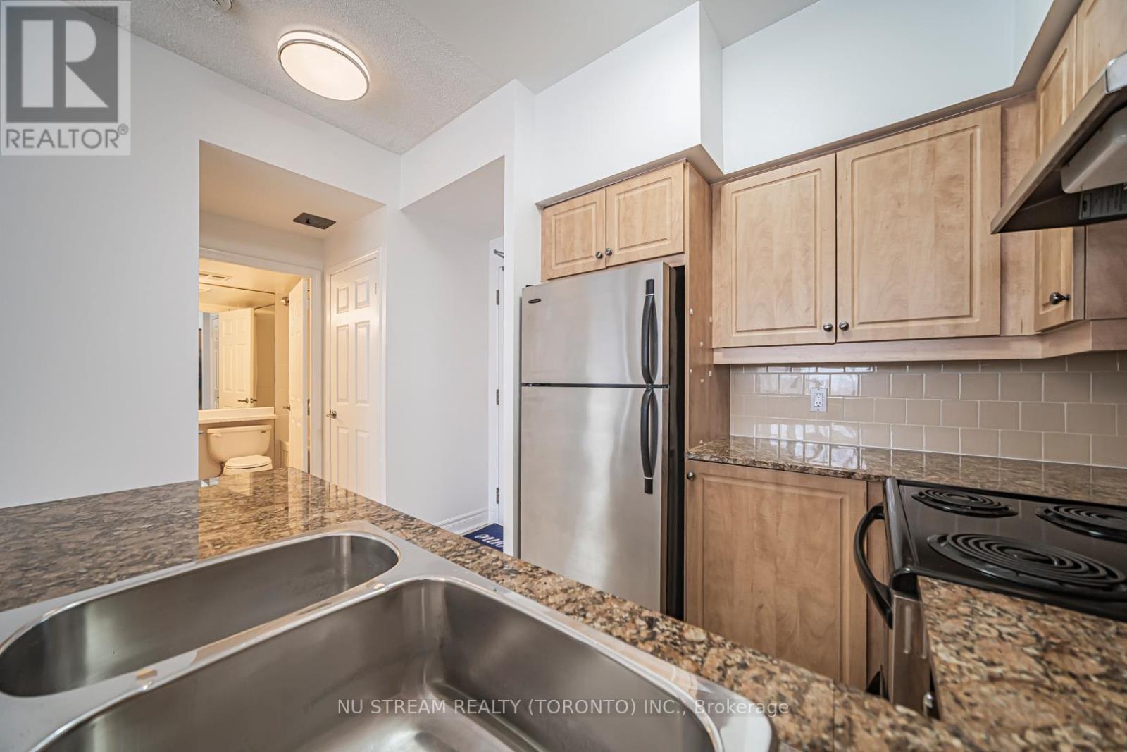 408 - 481 Rosewell Avenue, Toronto, Ontario  M4R 2J1 - Photo 8 - C12948918