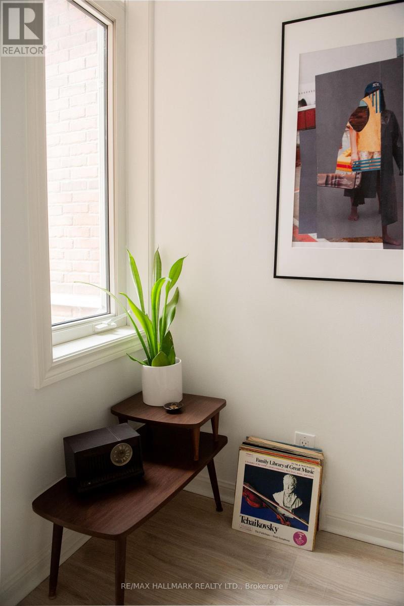 27 Sudbury Street, Toronto, Ontario  M6J 3W6 - Photo 6 - C12949014