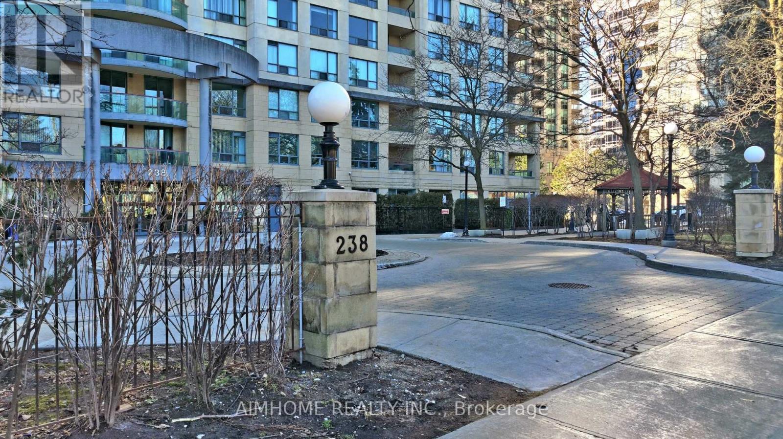 1007 - 238 DORIS AVENUE, Toronto, Ontario