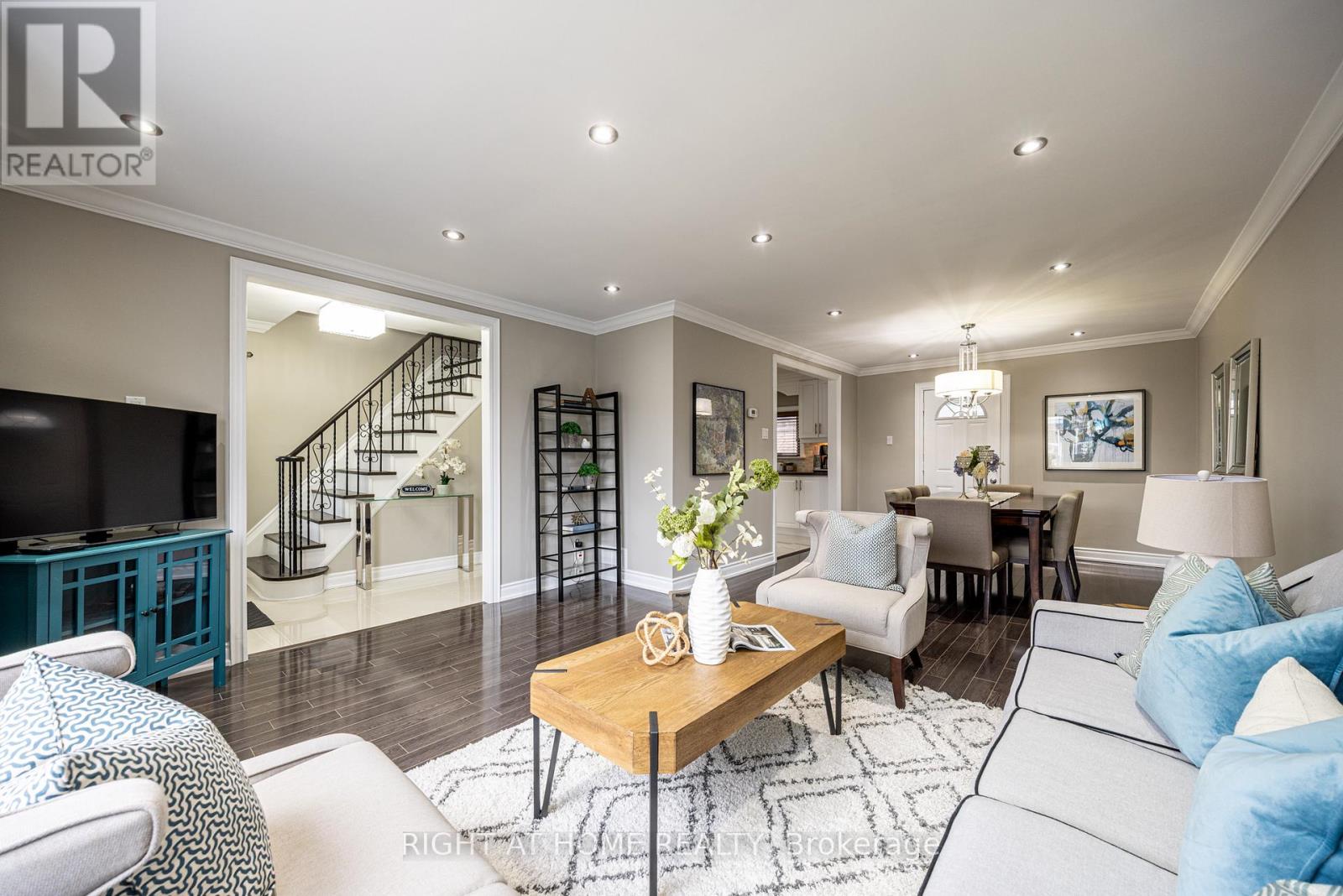 32 Rosemount Drive, Toronto, Ontario  M1K 2W9 - Photo 7 - E12948834