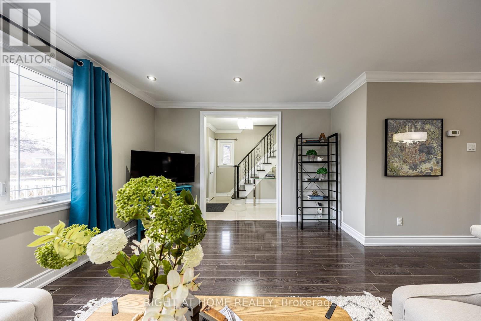 32 Rosemount Drive, Toronto, Ontario  M1K 2W9 - Photo 9 - E12948834