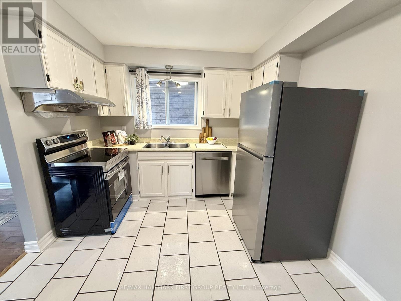 1762 Meadowview Avenue, Pickering, Ontario  L1V 3G8 - Photo 9 - E12948932