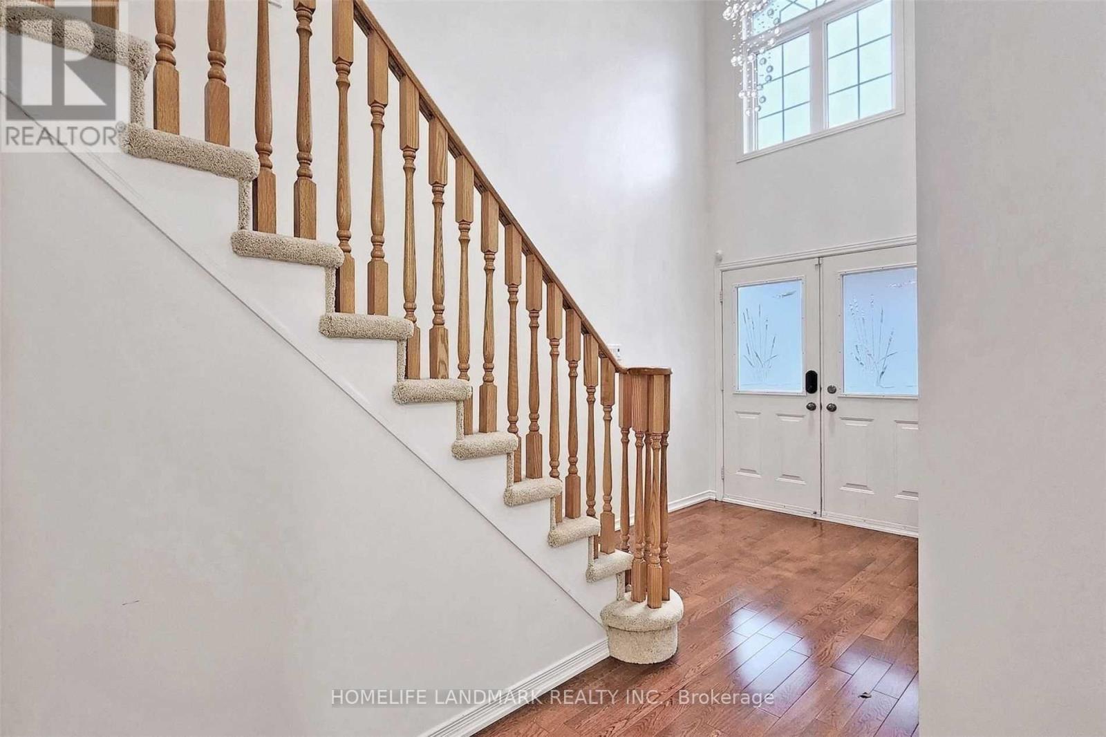 7 Cottinghill Way, Aurora, Ontario  L4G 7V4 - Photo 2 - N12948830