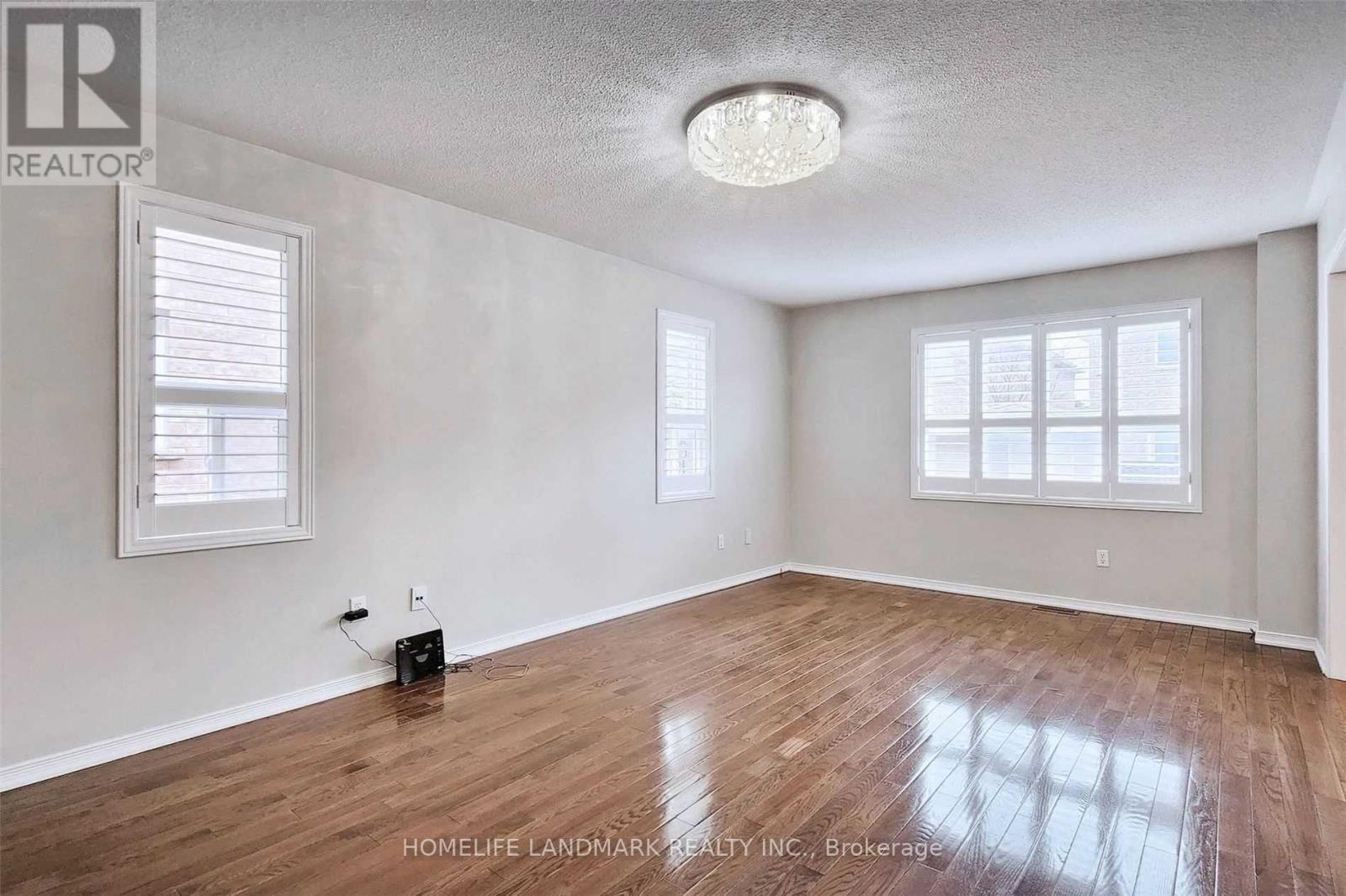 7 Cottinghill Way, Aurora, Ontario  L4G 7V4 - Photo 4 - N12948830