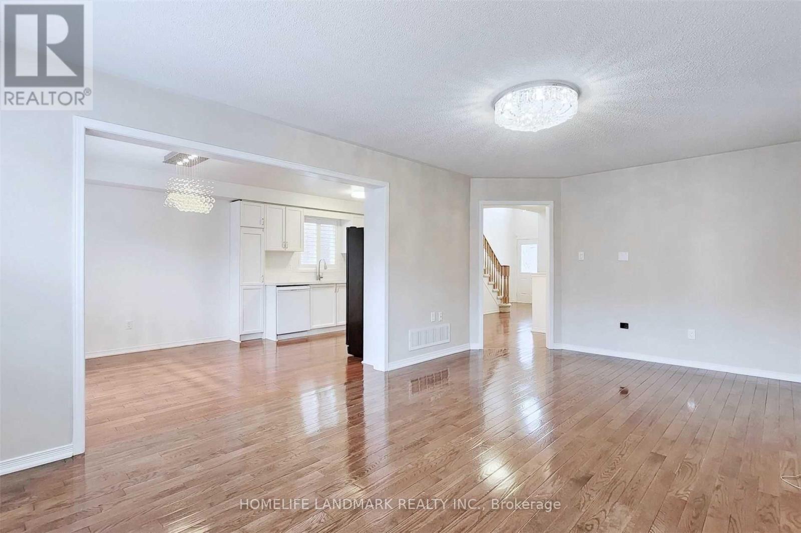 7 Cottinghill Way, Aurora, Ontario  L4G 7V4 - Photo 5 - N12948830