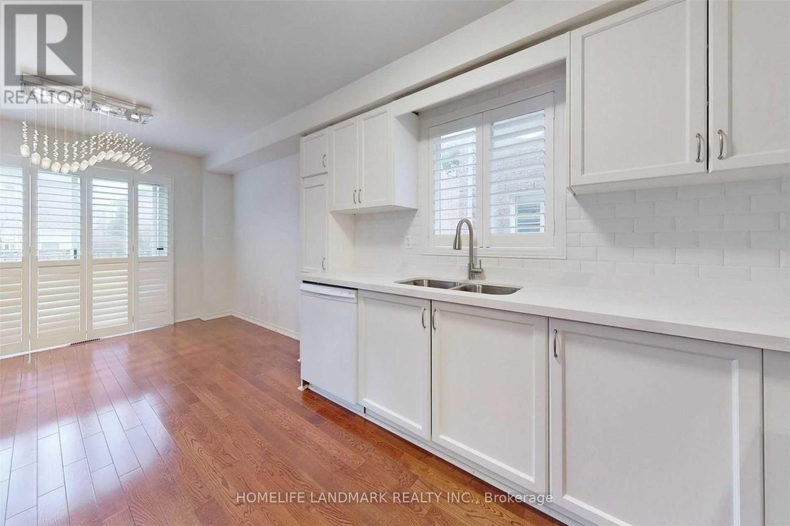 7 Cottinghill Way, Aurora, Ontario  L4G 7V4 - Photo 8 - N12948830