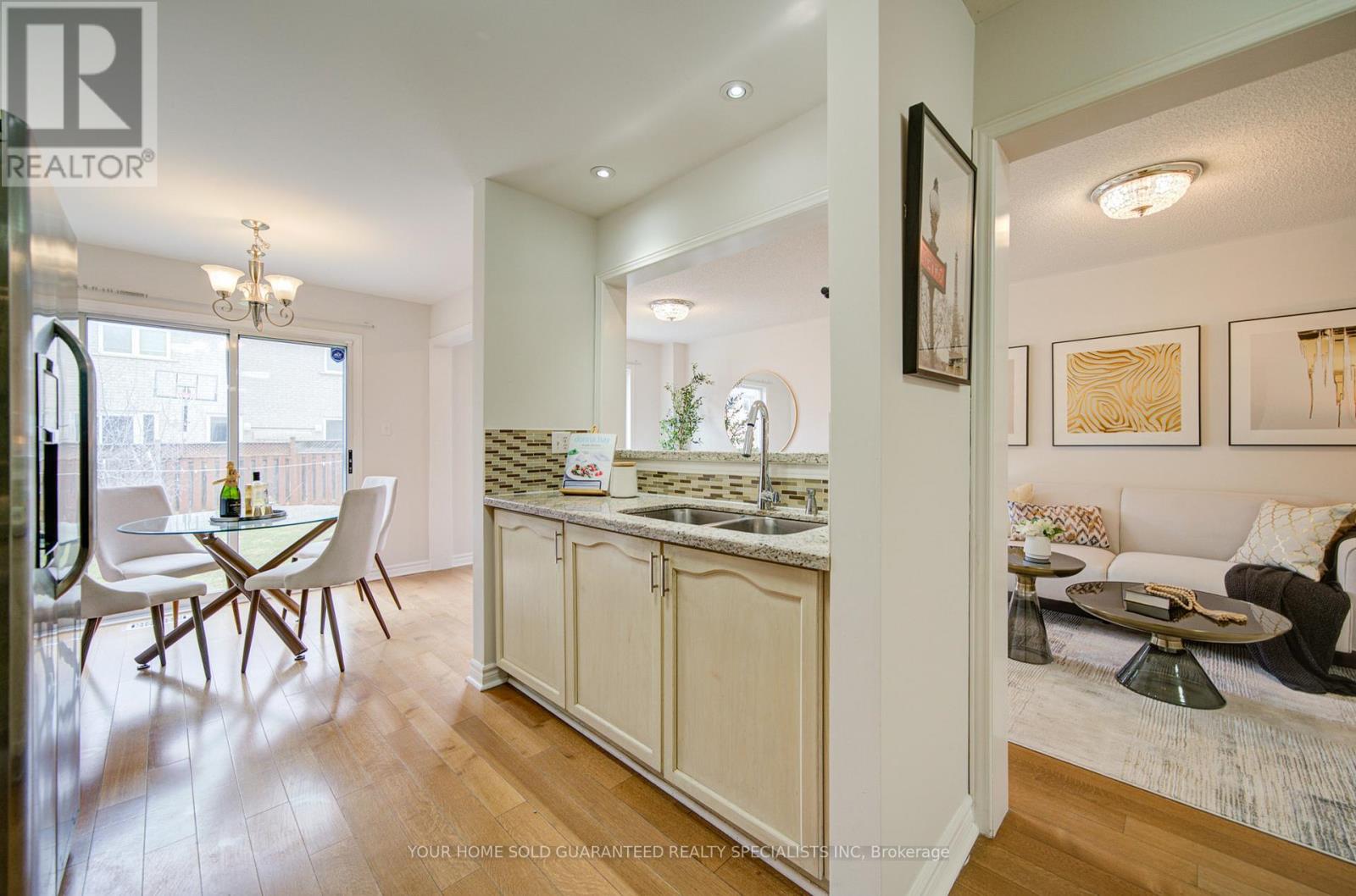 58 Warren Bradley Street, Markham, Ontario  L6C 2W4 - Photo 6 - N12948852