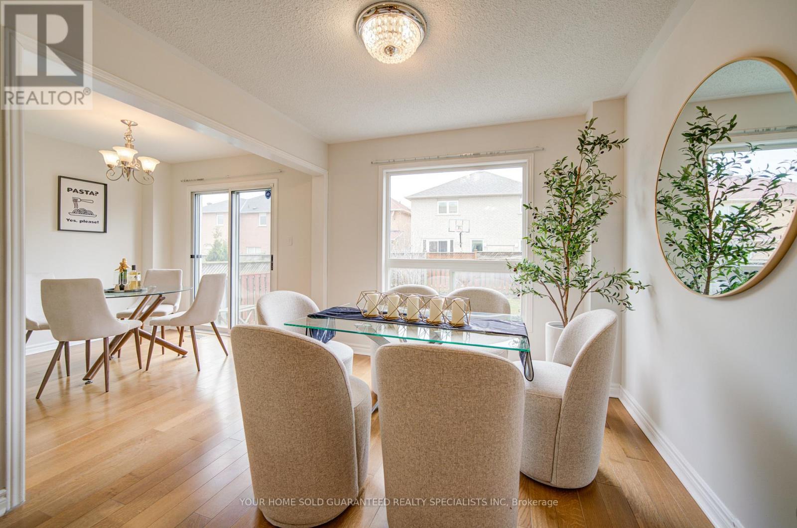 58 Warren Bradley Street, Markham, Ontario  L6C 2W4 - Photo 7 - N12948852