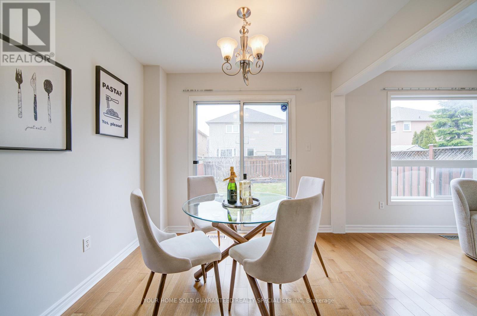 58 Warren Bradley Street, Markham, Ontario  L6C 2W4 - Photo 8 - N12948852