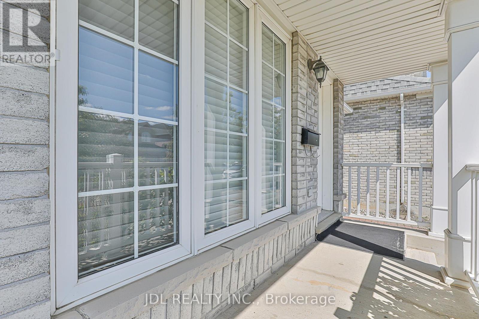 54 Joseph Glover Avenue, Markham, Ontario  L6C 3G5 - Photo 4 - N12948886