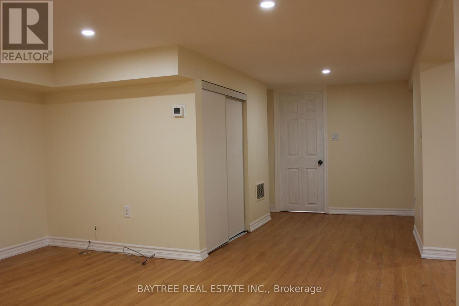 Lower - 226 Beechy Drive, Richmond Hill, Ontario  L4C 2X7 - Photo 10 - N12948946