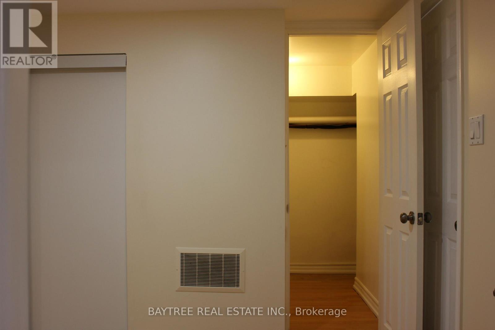 Lower - 226 Beechy Drive, Richmond Hill, Ontario  L4C 2X7 - Photo 14 - N12948946