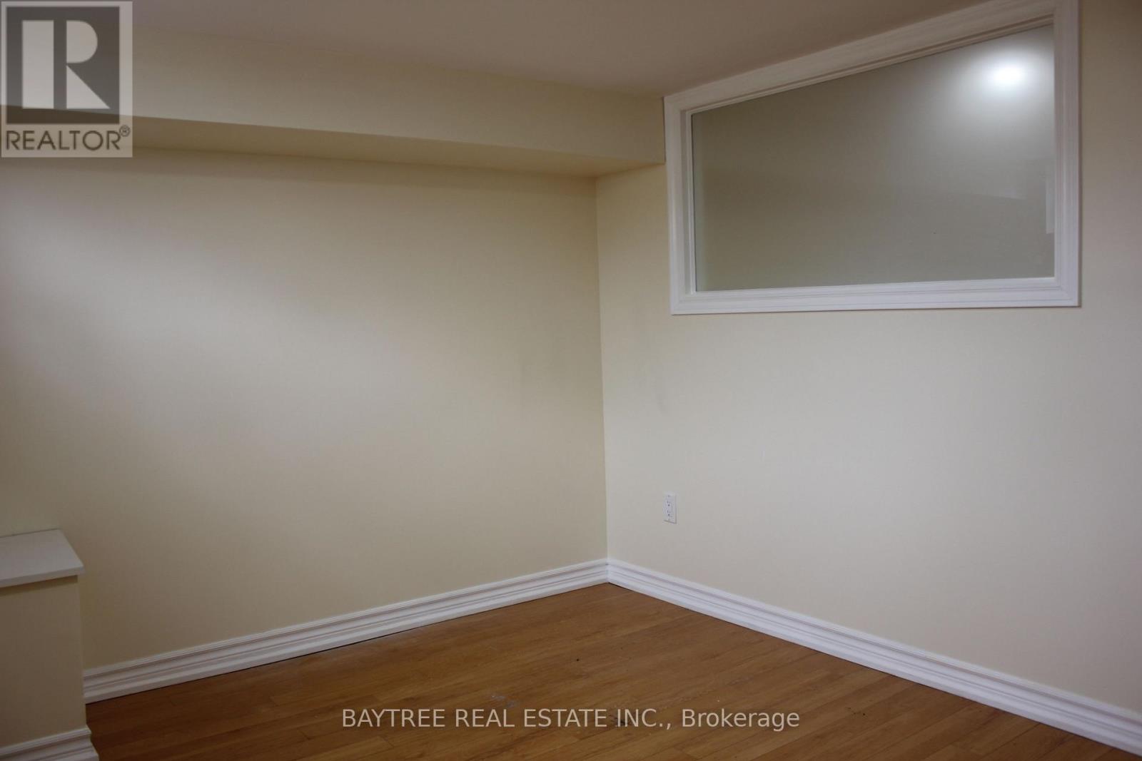 Lower - 226 Beechy Drive, Richmond Hill, Ontario  L4C 2X7 - Photo 17 - N12948946