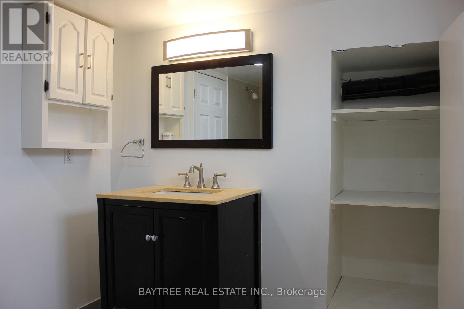 Lower - 226 Beechy Drive, Richmond Hill, Ontario  L4C 2X7 - Photo 21 - N12948946