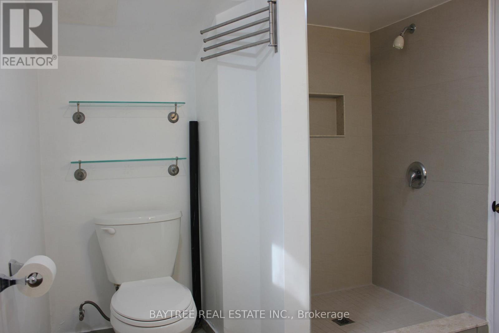 Lower - 226 Beechy Drive, Richmond Hill, Ontario  L4C 2X7 - Photo 22 - N12948946