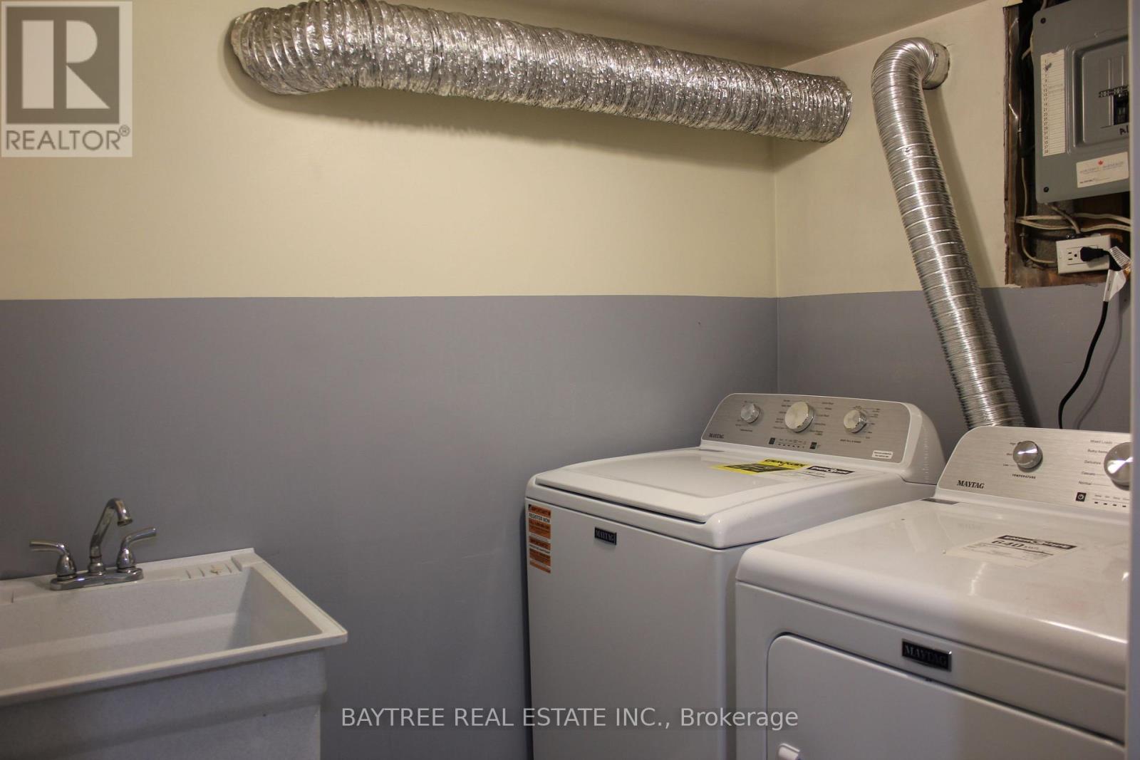 Lower - 226 Beechy Drive, Richmond Hill, Ontario  L4C 2X7 - Photo 23 - N12948946