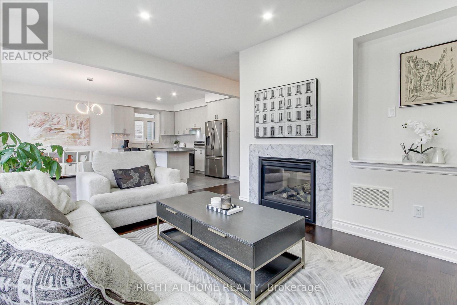 29 Pear Blossom Way, East Gwillimbury, Ontario  L9N 0T3 - Photo 14 - N12948978