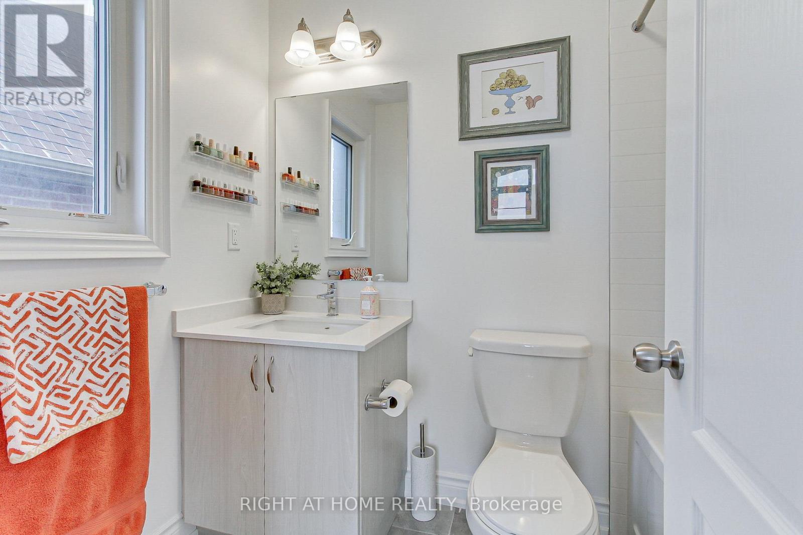 29 Pear Blossom Way, East Gwillimbury, Ontario  L9N 0T3 - Photo 35 - N12948978