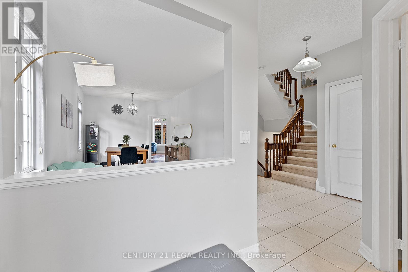 42 Ballymore Drive, Aurora, Ontario  L4G 7E6 - Photo 13 - N12948984