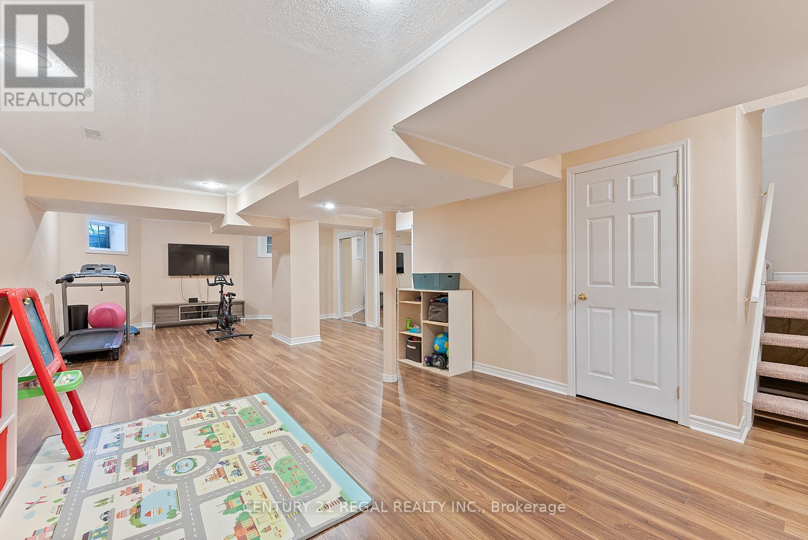 42 Ballymore Drive, Aurora, Ontario  L4G 7E6 - Photo 20 - N12948984