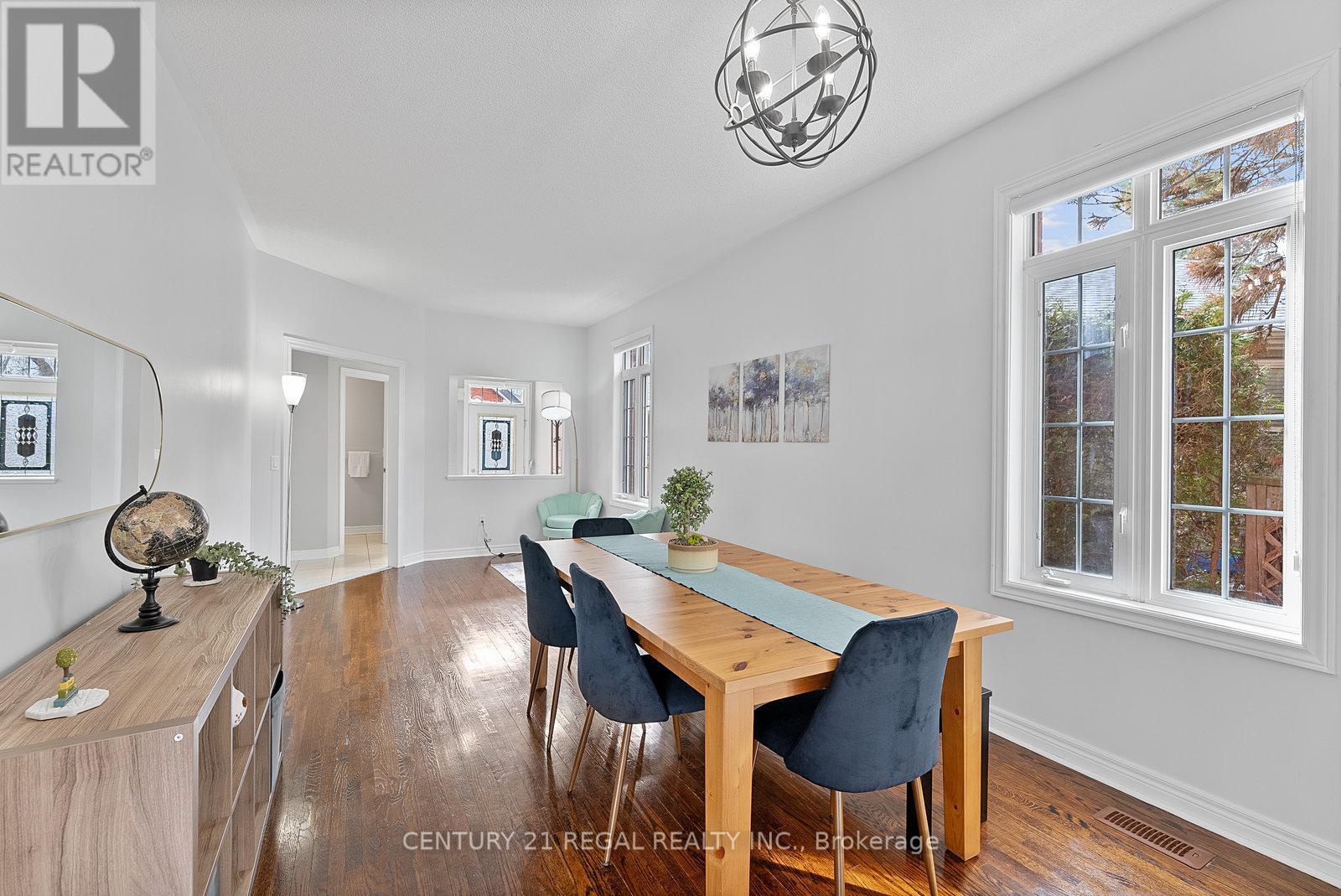 42 Ballymore Drive, Aurora, Ontario  L4G 7E6 - Photo 21 - N12948984