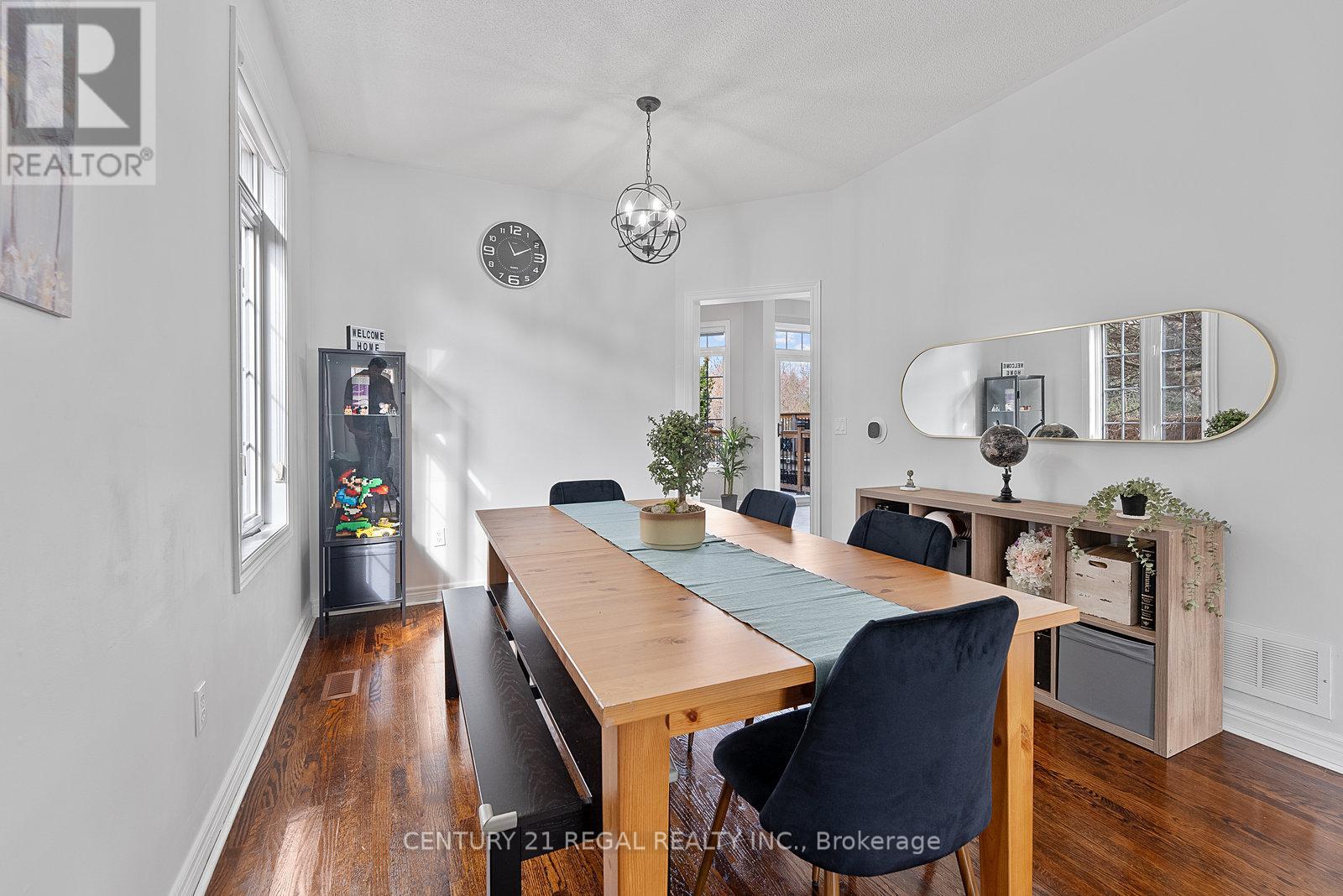 42 Ballymore Drive, Aurora, Ontario  L4G 7E6 - Photo 4 - N12948984