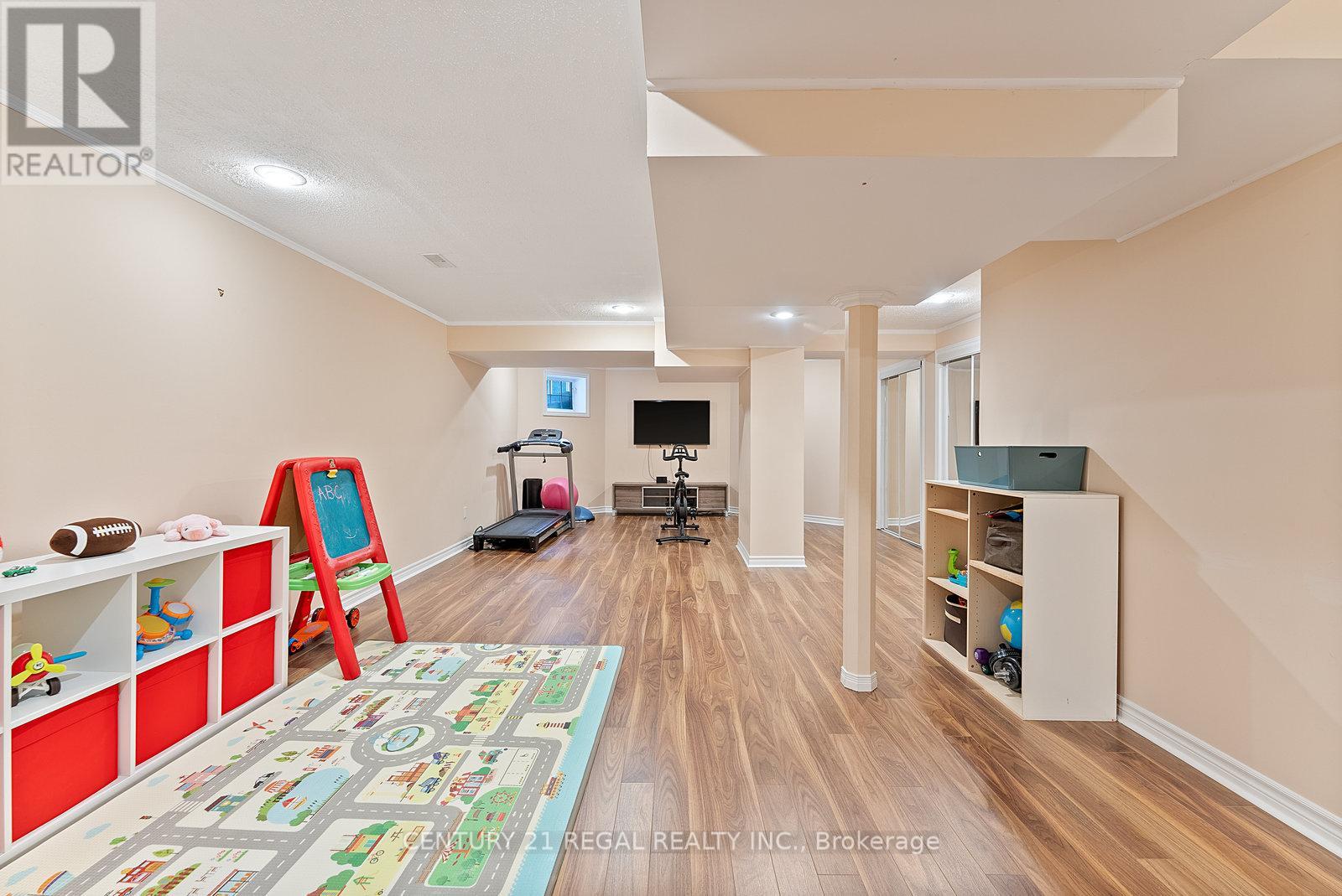 42 Ballymore Drive, Aurora, Ontario  L4G 7E6 - Photo 41 - N12948984