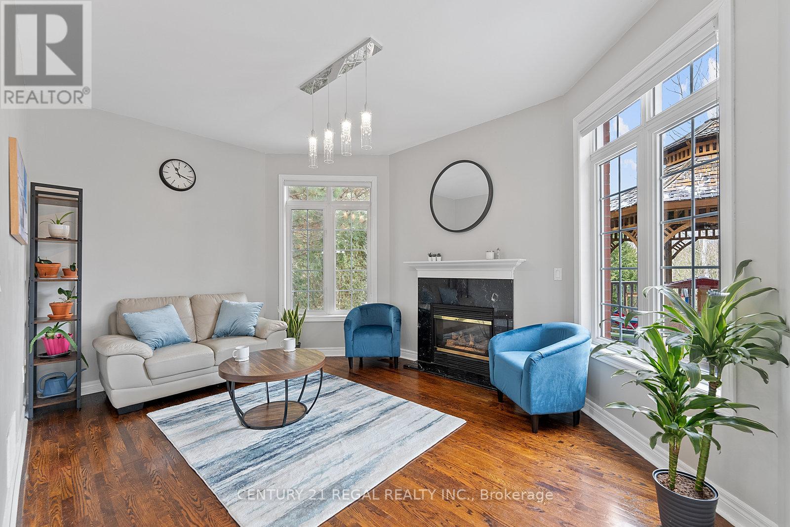 42 Ballymore Drive, Aurora, Ontario  L4G 7E6 - Photo 6 - N12948984