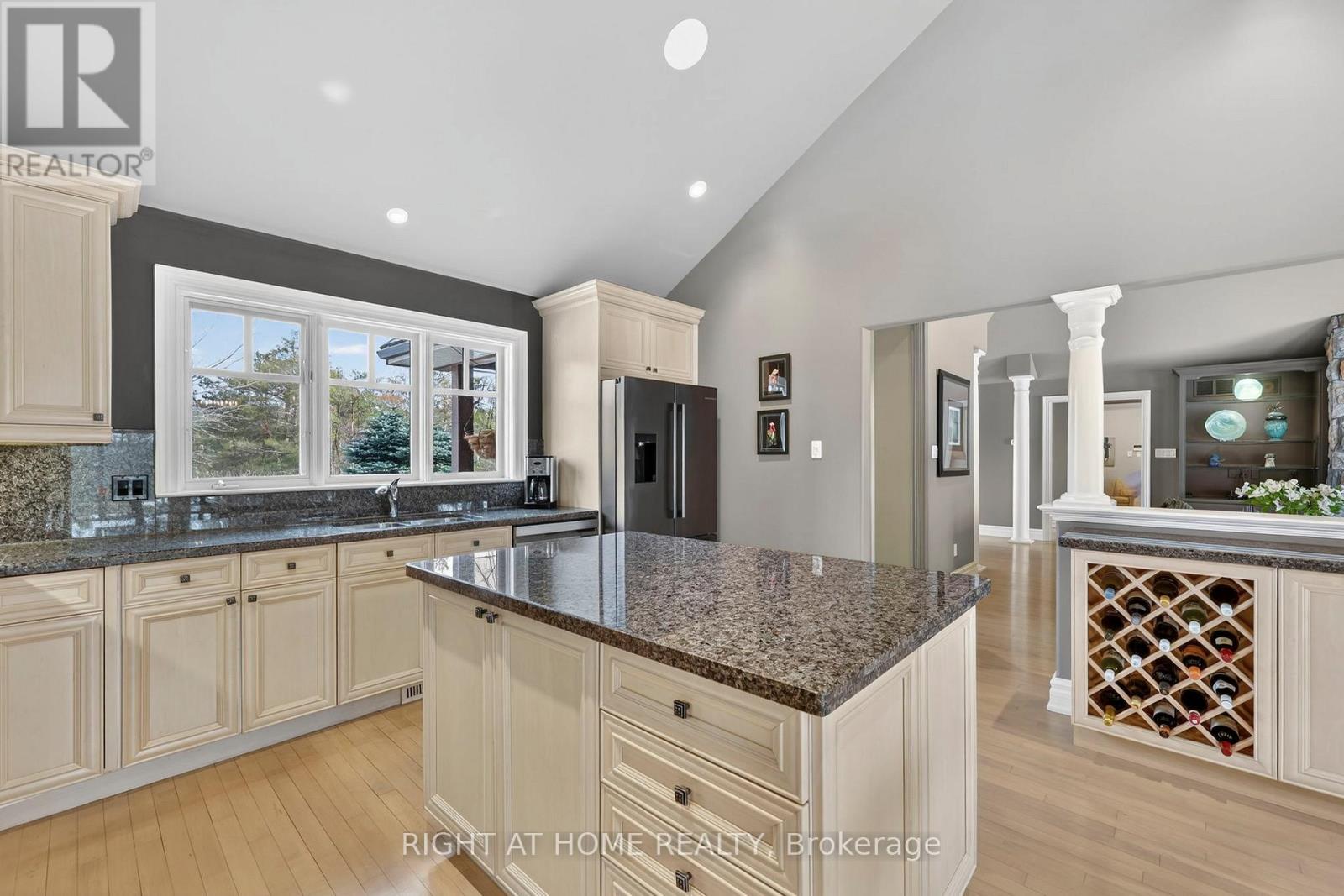 13 Alpine Way, Oro-Medonte, Ontario  L0L 2L0 - Photo 11 - S12948998