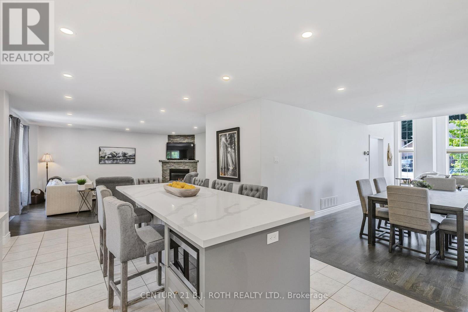 48 Crimson Ridge Road, Barrie, Ontario  L4N 9S1 - Photo 15 - S12949030