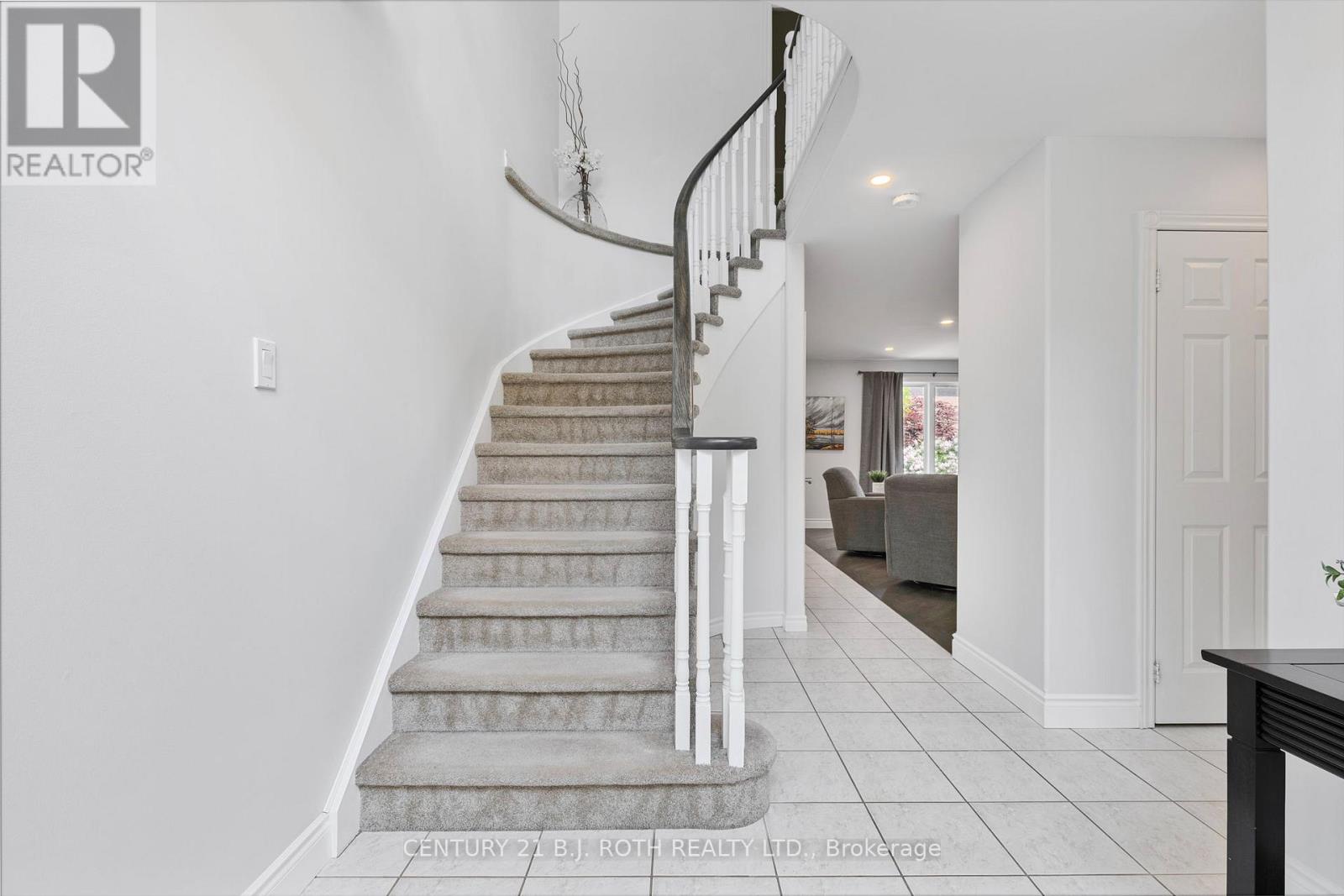 48 Crimson Ridge Road, Barrie, Ontario  L4N 9S1 - Photo 20 - S12949030