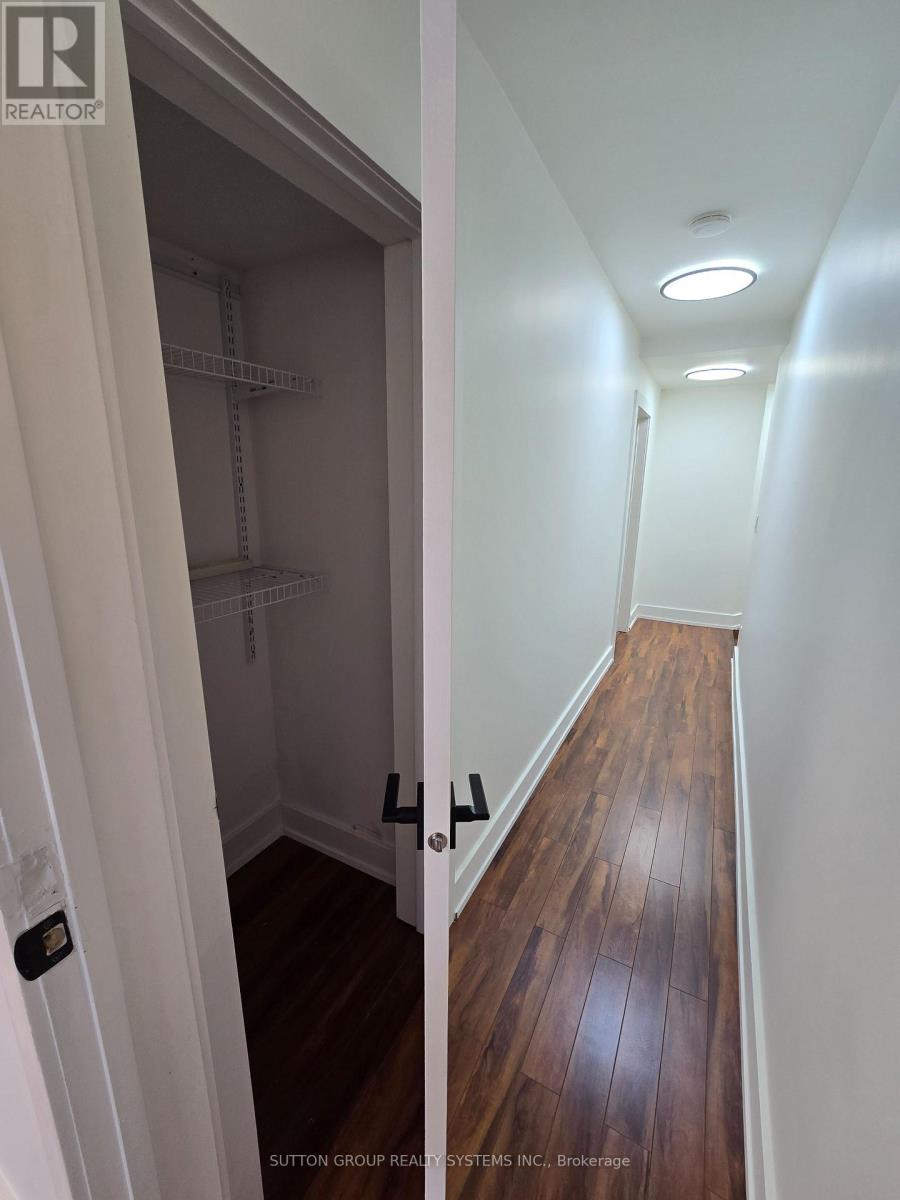 1 - 2886 Lake Shore Boulevard W, Toronto, Ontario  M8V 1J1 - Photo 8 - W12948858