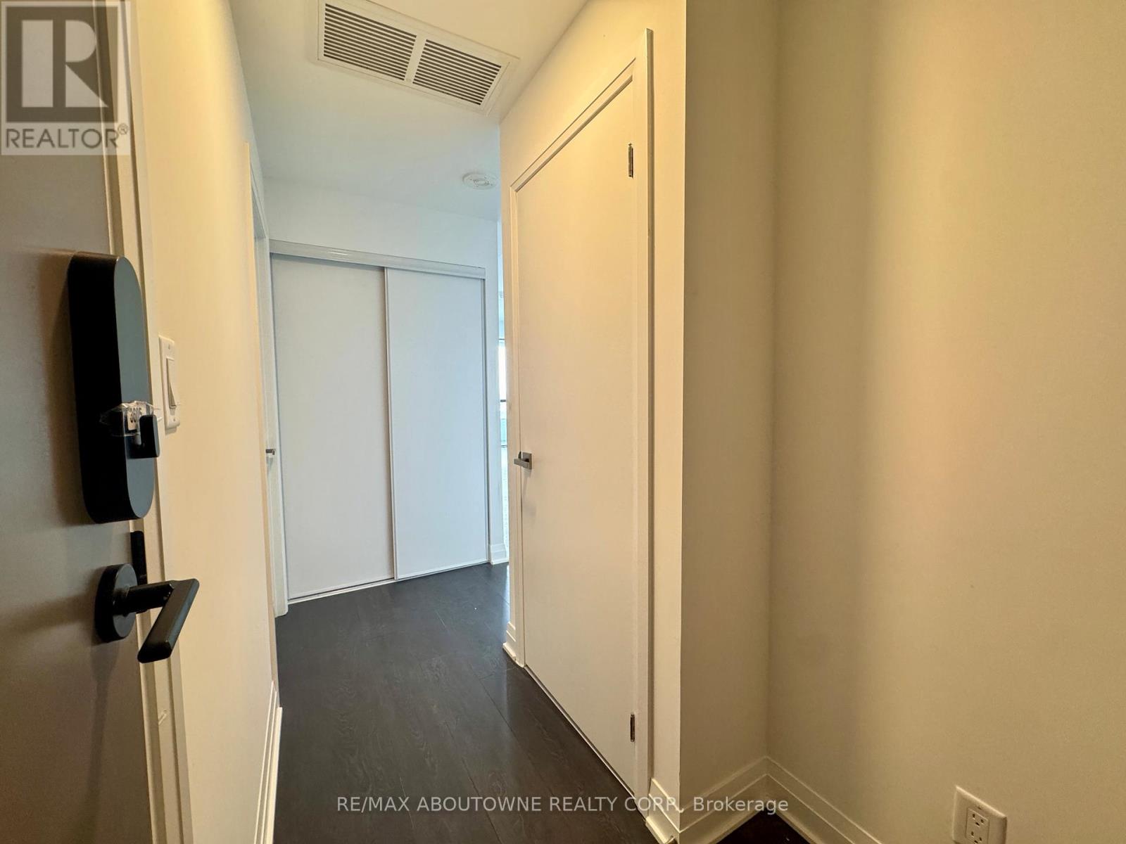 3605 - 4015 The Exchange, Mississauga, Ontario  L5B 0N9 - Photo 3 - W12948868