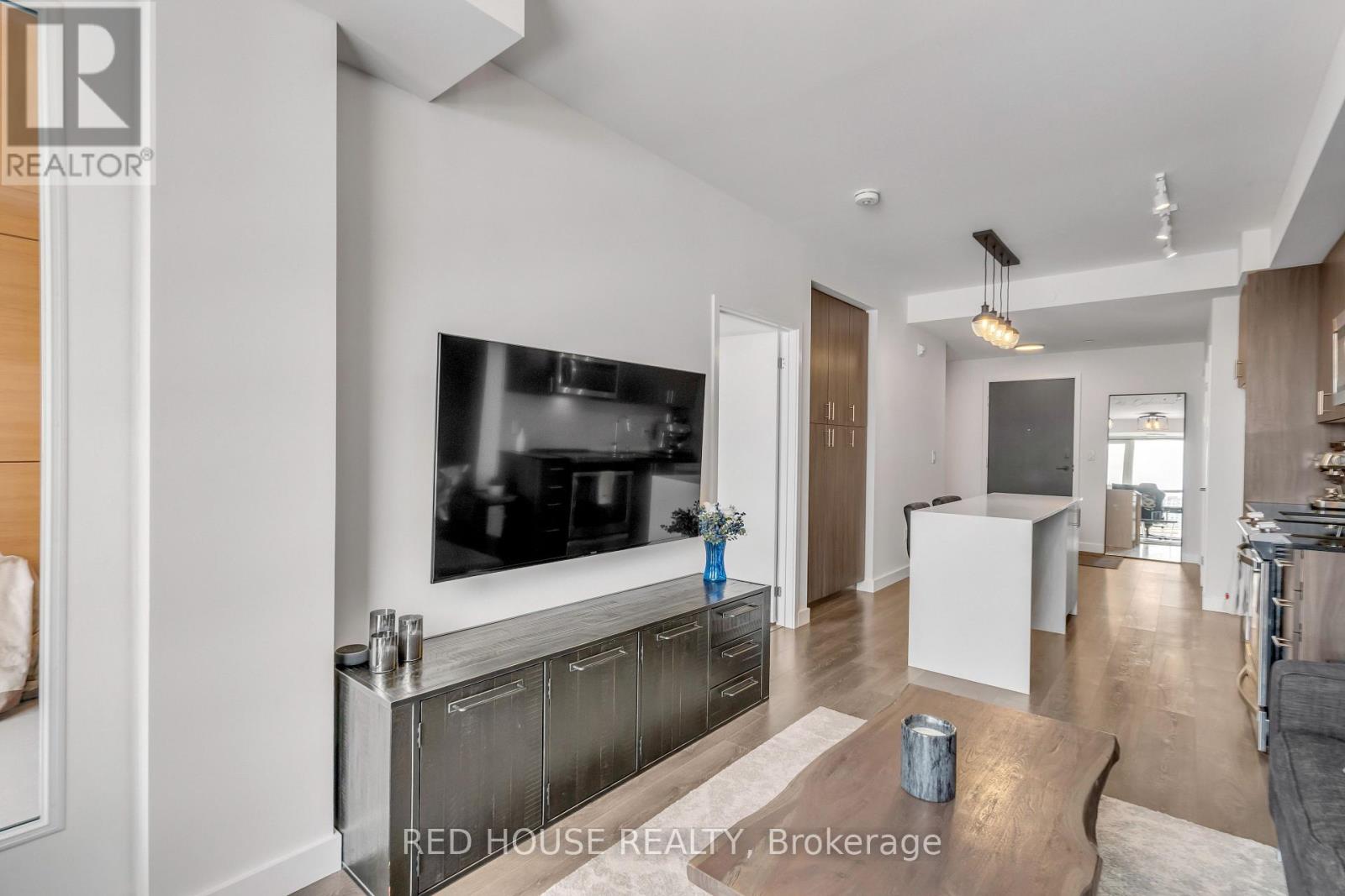 315 - 210 Sabina Drive, Oakville, Ontario  L6H 0W6 - Photo 12 - W12948904