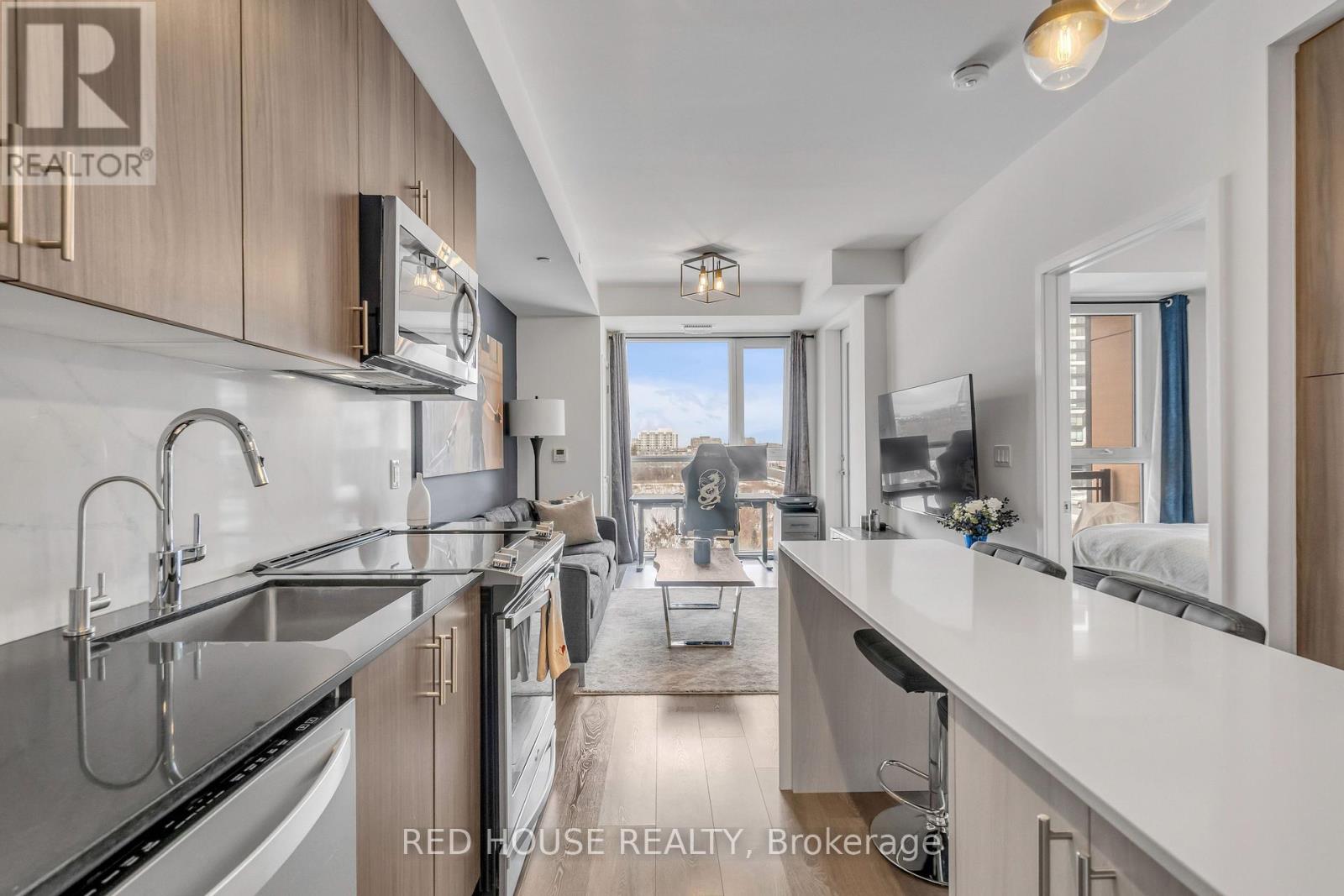 315 - 210 Sabina Drive, Oakville, Ontario  L6H 0W6 - Photo 15 - W12948904