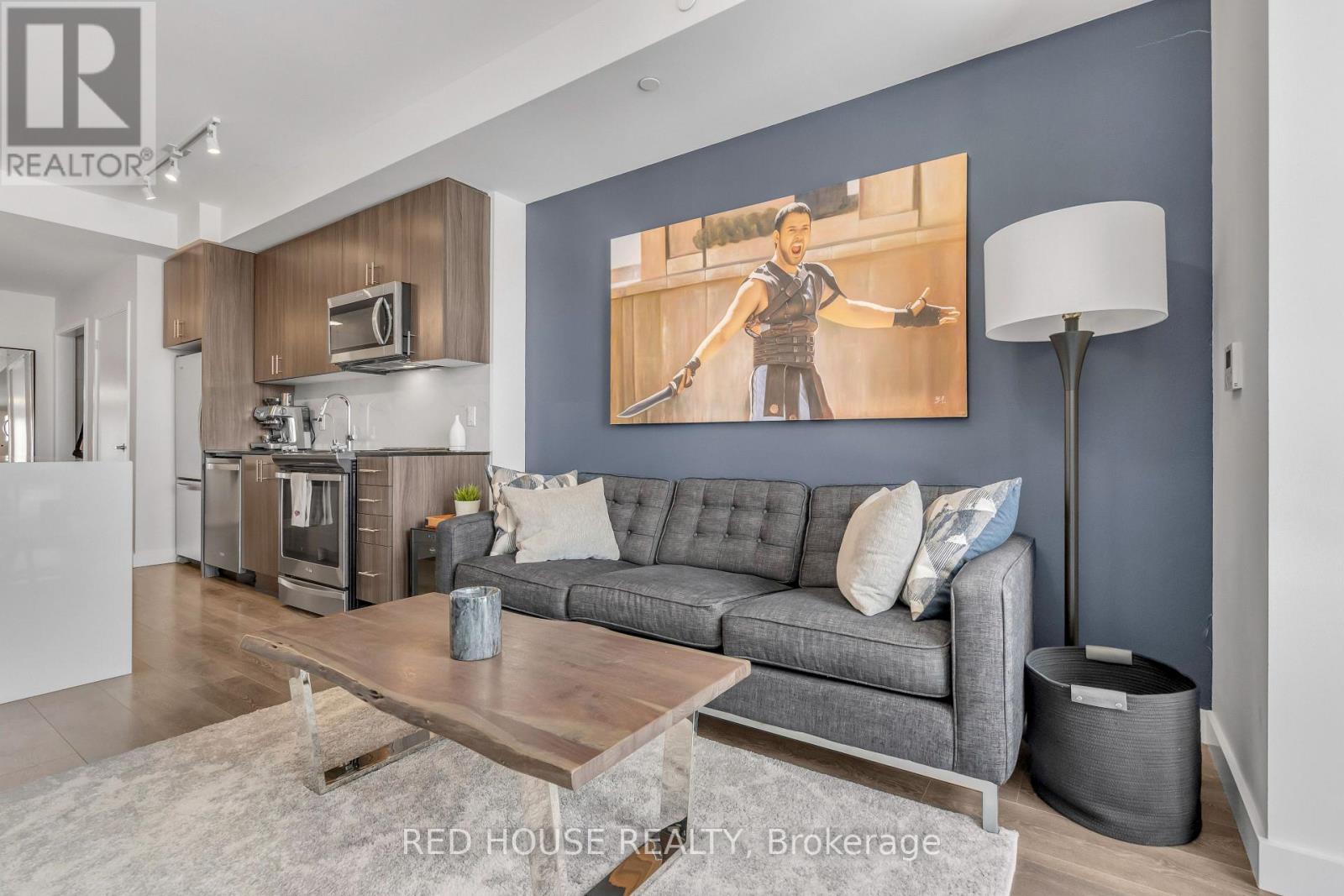 315 - 210 Sabina Drive, Oakville, Ontario  L6H 0W6 - Photo 17 - W12948904