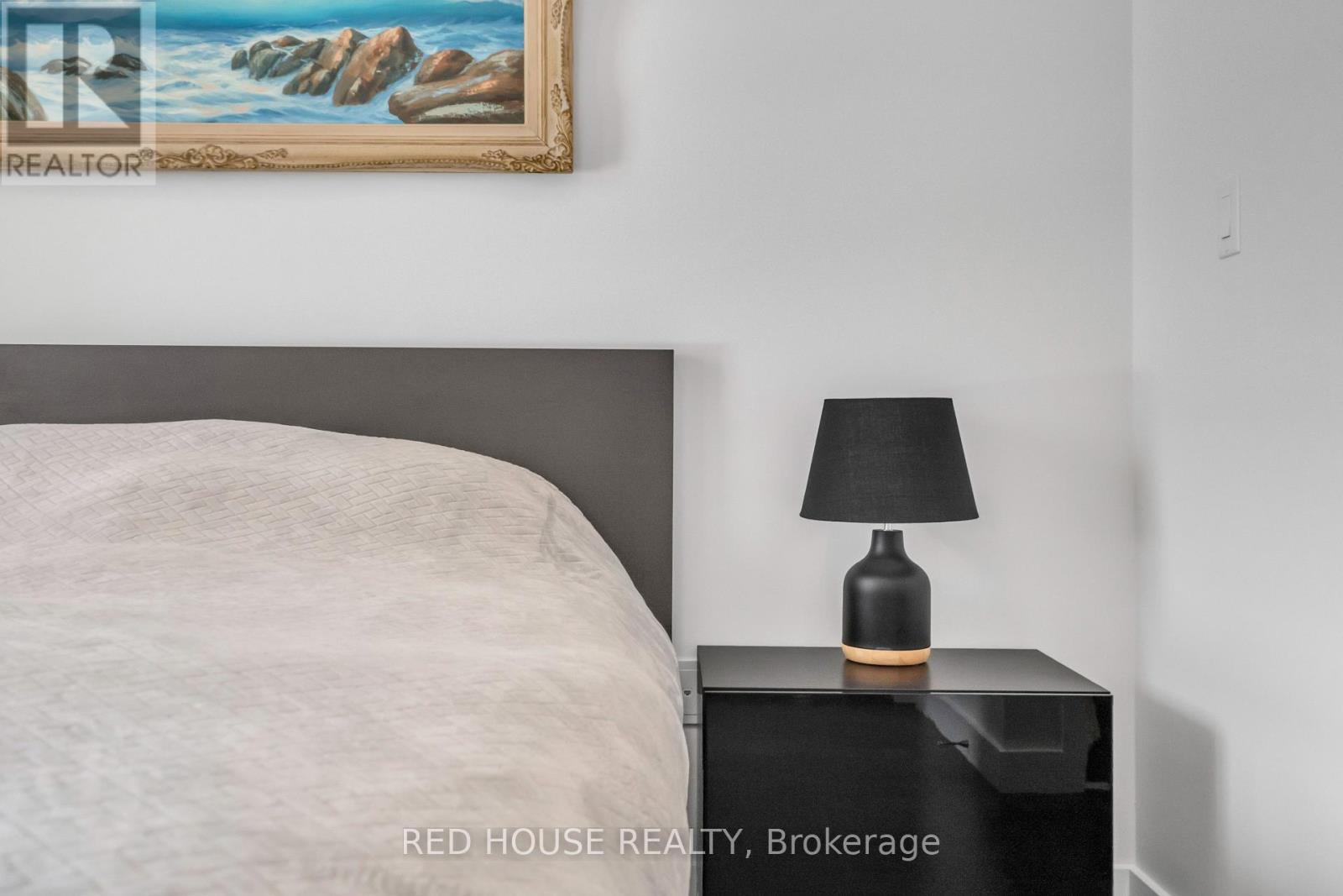 315 - 210 Sabina Drive, Oakville, Ontario  L6H 0W6 - Photo 25 - W12948904