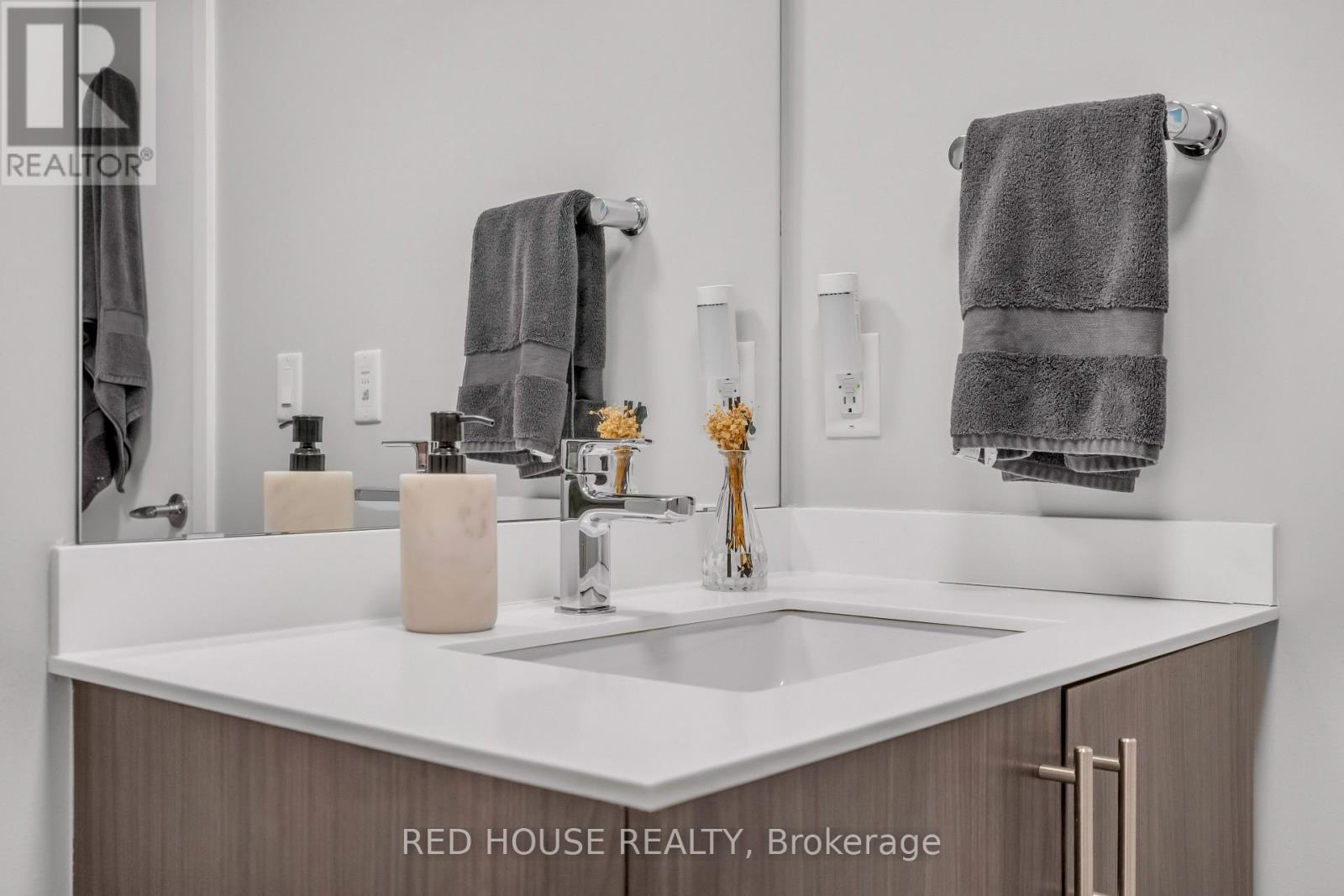 315 - 210 Sabina Drive, Oakville, Ontario  L6H 0W6 - Photo 28 - W12948904