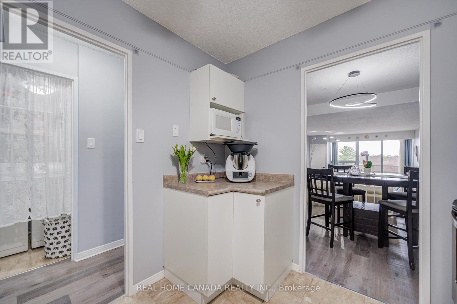 708 - 1359 White Oaks Boulevard, Oakville, Ontario  L6H 2R8 - Photo 20 - W12948924