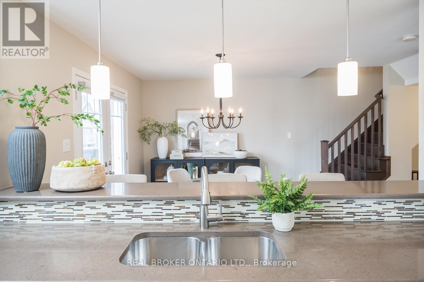 984 Nadalin Heights, Milton, Ontario  L9T 8R1 - Photo 7 - W12948938